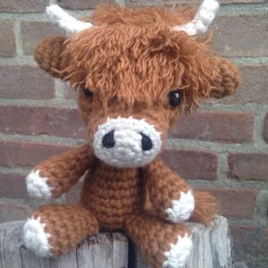 Fuzzy Highland Cow Free Amigurumi Pattern - Free Amigurumi