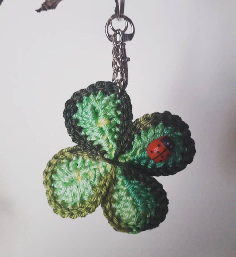 Amigurumi Clover Keychain Free Crochet Pattern – Free Amigurumi